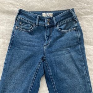 Free People High Rise Flare jeans size 26 in a dark wash